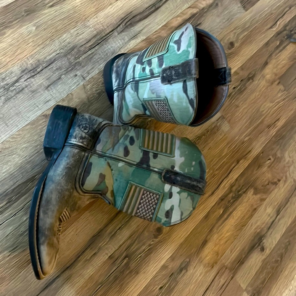 Men’s Ariat Boots 7.5